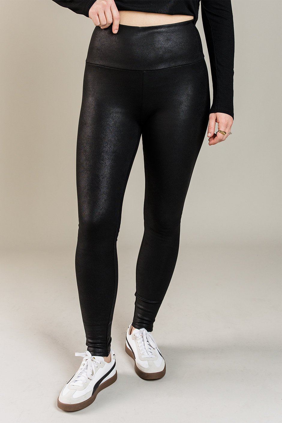 ELENDEEK FAUX LEATHER LEGGINGS ブラック 02 Faux Leather Leggings | Commando®