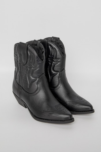 Country Charm Low Boots Country Charm Low Boots