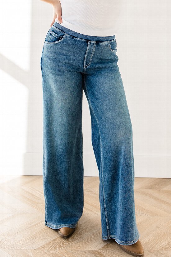 Easy Going Wide Leg Jeans