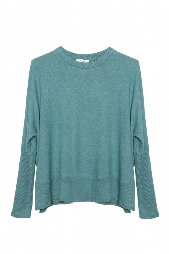 Make It Look Easy Top Make It Look Easy Top