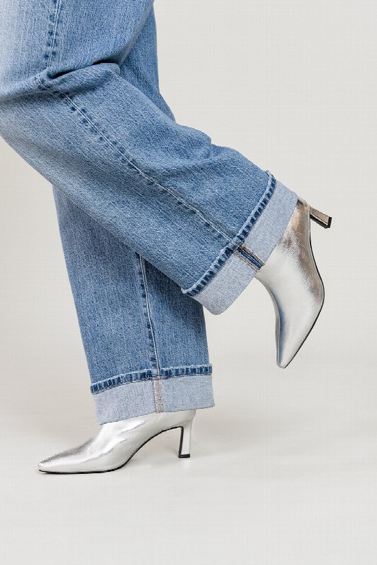 Steve Madden Sleek Boots